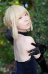 blonde_hair choker cosplay dress elbow_gloves fate/series fate/stay_night gloves maropapi saber_alter rating:Safe score:1 user:nil!