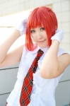 cosplay gloves hoshino_kana kushieda_minori pleated_skirt red_hair skirt sleeveless_blouse tie toradora! rating:Safe score:0 user:nil!