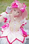choker cosplay dress gloves hairbows hazuki_minami kaname_madoka kneehighs pink_hair puella_magi_madoka_magica twintails rating:Safe score:0 user:nil!