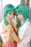 chippi cosplay green_hair hairbow higurashi_no_naku_koro_ni momose_riyu school_uniform sonozaki_mion sonozaki_shion vest rating:Safe score:0 user:nil!