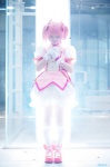 bows choker cosplay dress gloves hair_ribbons kaname_madoka kanan_kaori kneehighs pink_hair puella_magi_madoka_magica twintails rating:Safe score:0 user:nil!