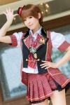akb48 akitsu_honoka blouse cosplay pleated_skirt shinoda_mariko_(cosplay) skirt tie top_hat vest rating:Safe score:1 user:pixymisa