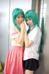 chippi cosplay green_hair hairbow higurashi_no_naku_koro_ni momose_riyu school_uniform sonozaki_mion sonozaki_shion vest rating:Safe score:0 user:nil!