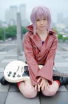 boots cosplay croptop guitar jacket kinoshita_natsume kneesocks nagato_yuki pantyhose pleated_skirt silver_hair skirt suzumiya_haruhi_no_yuuutsu rating:Safe score:0 user:nil!