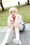 blonde_hair cosplay hairband higurashi_no_naku_koro_ni houjou_satoko polo_shirt ryuuka shorts sleeveless socks rating:Safe score:0 user:pixymisa