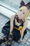 blonde_hair cleavage cosplay dress hairbow kagamine_rin kousaka_yun pantyhose romeo_to_juliet_(vocaloid) scarf vocaloid rating:Safe score:3 user:nil!