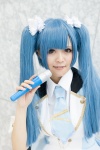 akb48 beni blouse blue_hair cosplay hairbows microphone miniskirt skirt tie twintails watanabe_mayu_(cosplay) rating:Safe score:0 user:pixymisa