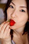 bed daylight eating nagasawa_nao slip strawberry rating:Safe score:1 user:nil!