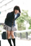 akiyama_mio blazer blouse bookbag cosplay kneesocks k-on! pleated_skirt school_uniform skirt yukino_koro rating:Safe score:1 user:nil!