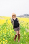 blonde_hair blouse boots bun cosplay hoshii_miki idolmaster jacket necklace skirt yaya_(ii) rating:Safe score:0 user:pixymisa