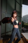 cosplay dead_or_alive gloves hairband hitomi_(doa) jeans kumi midriff tank_top rating:Safe score:0 user:nil!