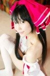 cosplay detached_sleeves hairbow hakurei_reimu lenfried miko nude thighhighs touhou rating:Questionable score:2 user:nil!