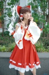 blouse cosplay detached_sleeves hairbow hakurei_reimu kishigami_hana miko skirt socks touhou rating:Safe score:0 user:nil!