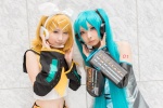 aqua_hair blonde_hair blouse cosplay detached_sleeves hairbow hatsune_miku headset hiokichi kagamine_rin mineo_kana scarf shorts tie twintails vocaloid rating:Safe score:0 user:pixymisa