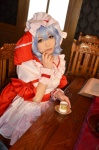 blue_hair cosplay dress hat remilia_scarlet shizuku touhou touhou_muge_youji wings rating:Safe score:0 user:nil!