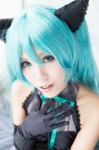 animal_ears aqua_eyes aqua_hair blouse cat_ears cosplay elbow_gloves gloves hatsune_miku ribbon_tie rubia twintails vocaloid rating:Safe score:0 user:pixymisa