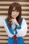 asahina_mikuru cosplay momoneko_haru pleated_skirt sailor_uniform school_uniform skirt suzumiya_haruhi_no_yuuutsu rating:Safe score:0 user:nil!