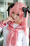 cosplay hairbows kobayakawa_yutaka lucky_star pink_hair sailor_uniform saori school_uniform rating:Safe score:0 user:nil!
