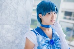 bishoujo_senshi_sailor_moon blue_hair bow choker cosplay elbow_gloves eliza gloves mizuno_ami sailor_mercury sailor_uniform school_uniform rating:Safe score:1 user:pixymisa