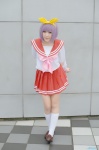 cosplay hairbow hiiragi_tsukasa hoshino_kana kneesocks lucky_star pleated_skirt purple_hair sailor_uniform school_uniform skirt rating:Safe score:0 user:nil!