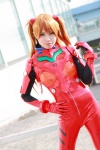 blue_eyes bodysuit cosplay gloves hair_pods neon_genesis_evangelion rebuild_of_evangelion red_hair soryu_asuka_langley twintails uri rating:Safe score:0 user:pixymisa