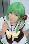 cosplay green_hair hairbow kyouka pleated_skirt sailor_uniform school_uniform shigure_asa shuffle! skirt vest rating:Safe score:0 user:nil!