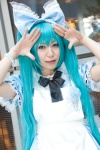 alice_in_musicland_(vocaloid) aqua_hair cosplay dress hairbow hatsune_miku twintails vocaloid yaya rating:Safe score:1 user:pixymisa