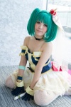 armband beads bodice braid choker cosplay crown gloves green_hair hime-chin macross macross_frontier microphone miniskirt ranka_lee red_eyes skirt skirt_train thighhighs twintails rating:Safe score:0 user:pixymisa