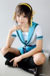 cosplay hairband hair_ribbons kipi kneesocks sailor_uniform school_uniform suzumiya_haruhi suzumiya_haruhi_no_yuuutsu rating:Safe score:1 user:darkgray