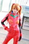 blue_eyes bodysuit cosplay gloves hair_pods neon_genesis_evangelion rebuild_of_evangelion red_hair soryu_asuka_langley twintails uri rating:Safe score:0 user:pixymisa