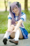 cosplay hairbows hiiragi_kagami hoshino_kana kneesocks lucky_star pantyhose pleated_skirt purple_hair sailor_uniform school_uniform skirt twintails rating:Safe score:1 user:nil!