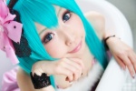aqua_hair bathroom bathtub choker cosplay dress hairband hatsune_miku momoiro_reku tagme_song twintails vocaloid rating:Safe score:2 user:nil!