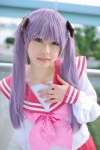 cosplay hairbows hiiragi_kagami lucky_star merino_moko pleated_skirt purple_hair sailor_uniform school_uniform skirt twintails rating:Safe score:0 user:nil!