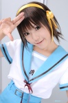 cosplay hairband hair_ribbons kipi sailor_uniform school_uniform suzumiya_haruhi suzumiya_haruhi_no_yuuutsu rating:Safe score:0 user:darkgray