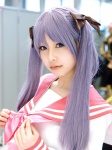 cosplay hair_ribbons hiiragi_kagami lucky_star merino_moko purple_hair sailor_uniform school_uniform twintails rating:Safe score:1 user:nil!