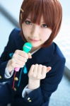 blazer blouse cosplay hair_clips hirasawa_yui k-on! kuuya microphone school_uniform rating:Safe score:0 user:nil!