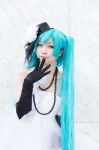 aqua_eyes aqua_hair cosplay dress elbow_gloves flower gloves hatsune_miku necklace top_hat twintails vocaloid yuni_(ii) rating:Safe score:1 user:pixymisa