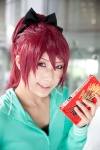 cosplay hairbow pocky puella_magi_madoka_magica red_hair sakura_kyouko skizaki sweatshirt rating:Safe score:0 user:pixymisa