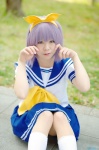 cosplay hairbow hiiragi_tsukasa kneesocks lucky_star pleated_skirt saeki_sae sailor_uniform school_uniform skirt rating:Safe score:0 user:nil!
