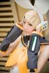 blonde_hair cosplay default_costume detached_sleeves hairbow hair_clips headset ibara kagamine_rin sailor_uniform school_uniform vocaloid rating:Safe score:0 user:nil!