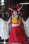 budget_sarashi cosplay hakurei_reimu miko saku sarashi touhou rating:Safe score:0 user:Log