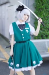 blouse cosplay hairband katana konpaku_youmu miniskirt popuri skirt sword touhou vest white_hair rating:Safe score:0 user:nil!