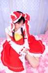 cosplay hairbow hakurei_reimu hanausagi_manyu jumper miko touhou rating:Safe score:0 user:LittleSweetLoli