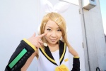 blonde_hair cosplay default_costume detached_sleeves hairbow hair_clips headset hiromichi kagamine_rin sailor_uniform school_uniform vocaloid rating:Safe score:0 user:nil!