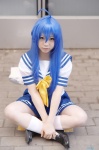 ahoge blue_hair cosplay izumi_konata kneesocks lucky_star mamitan pleated_skirt sailor_uniform school_uniform skirt rating:Safe score:2 user:nil!